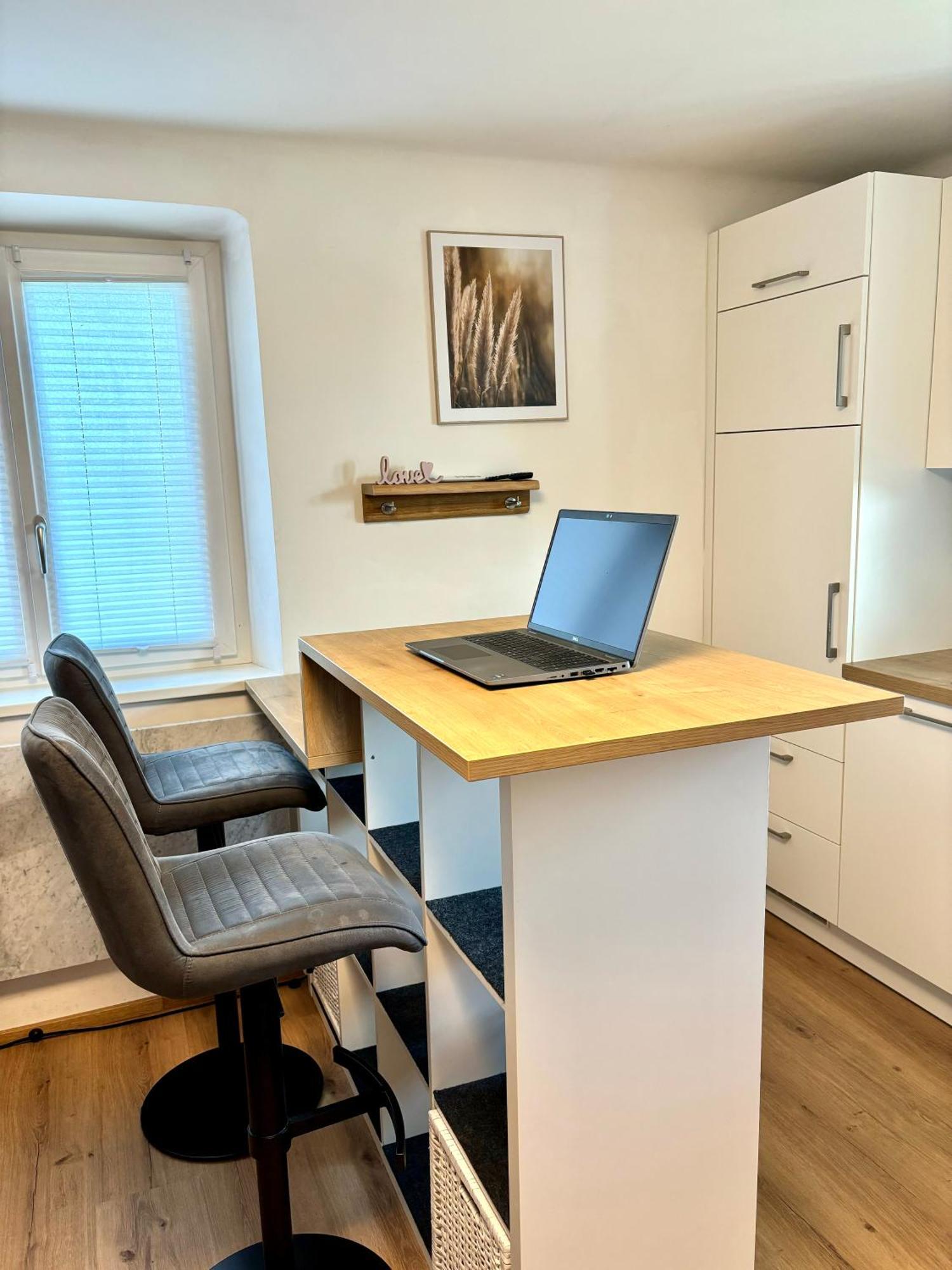 Gaesthaus "Seeblick" Seekirchen am Wallersee Room photo
