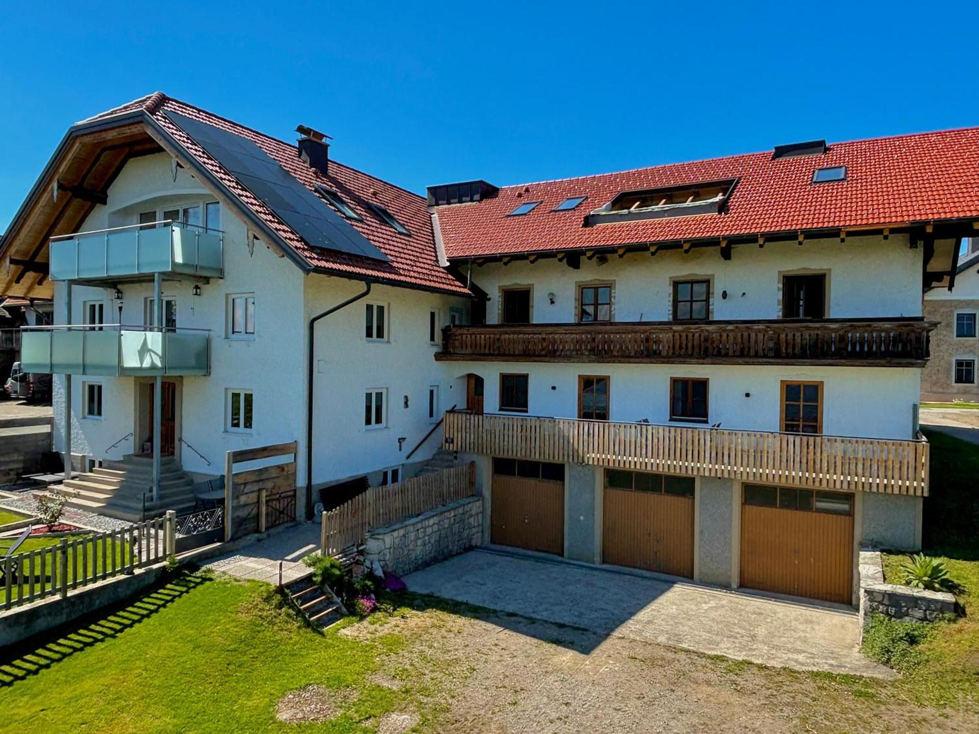 Gaesthaus "Seeblick" Seekirchen am Wallersee Exterior photo