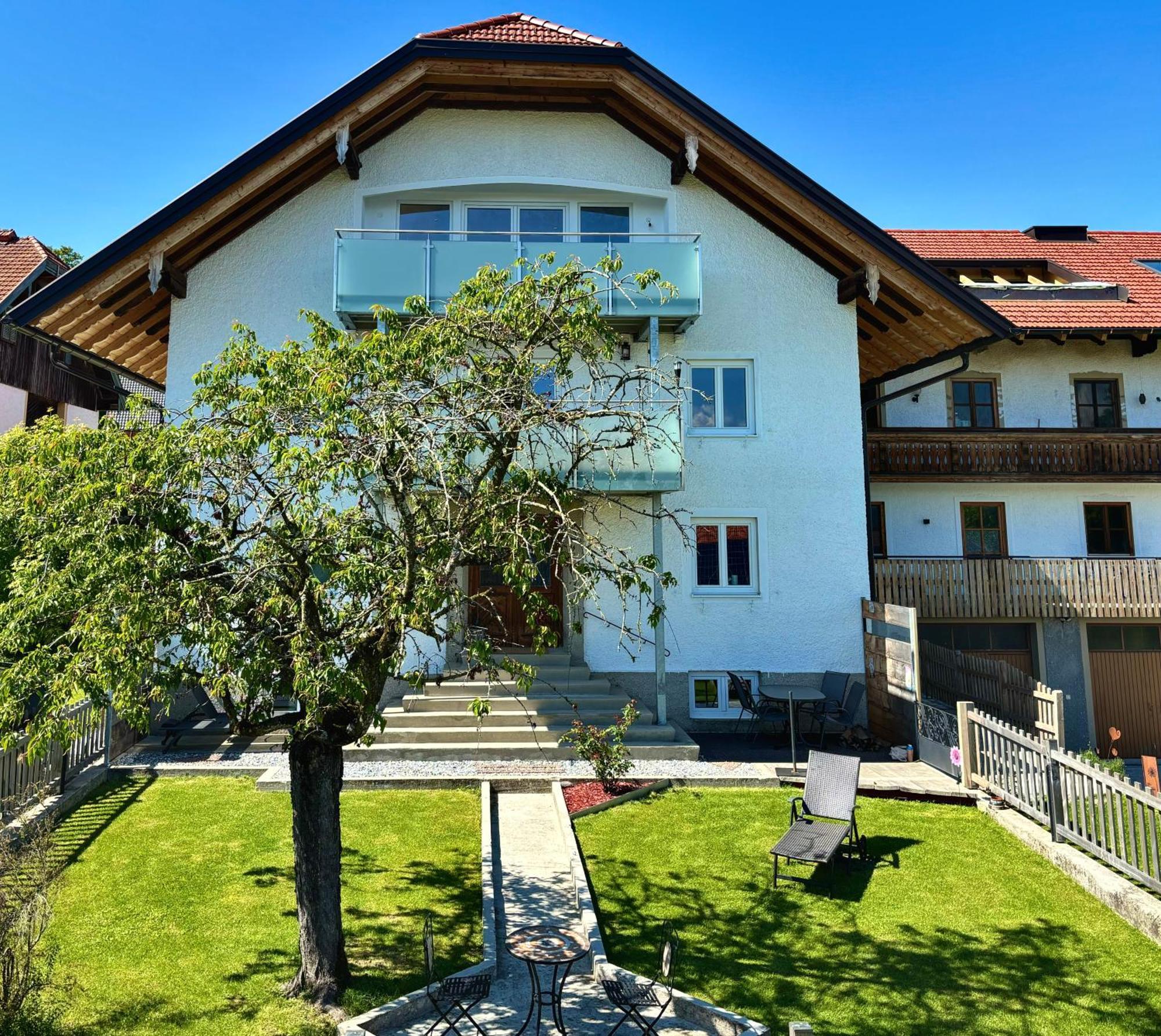 Gaesthaus "Seeblick" Seekirchen am Wallersee Exterior photo